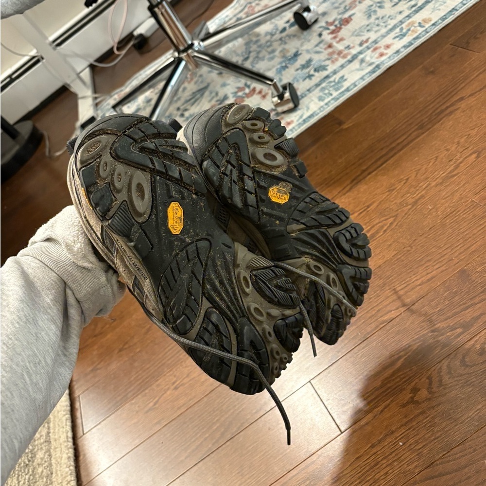 Merrell Women’s Brown and Black Athletic Shoes - Picture 5 of 11